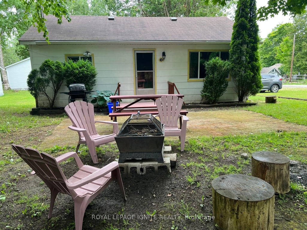 1985 Tiny Beaches Road, Tiny