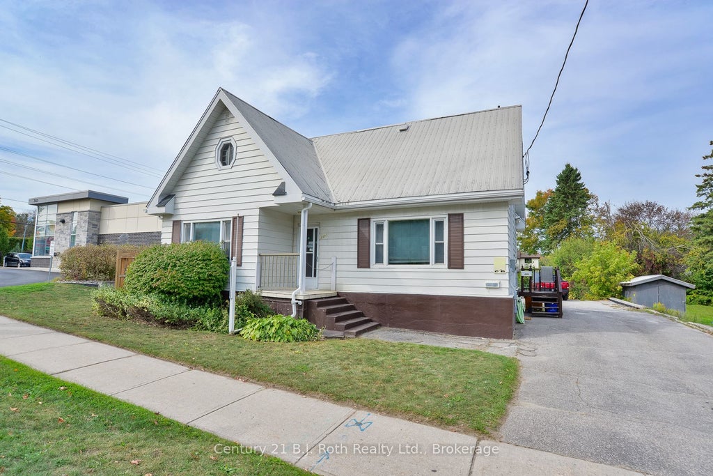 332 Mississaga Street W, Orillia