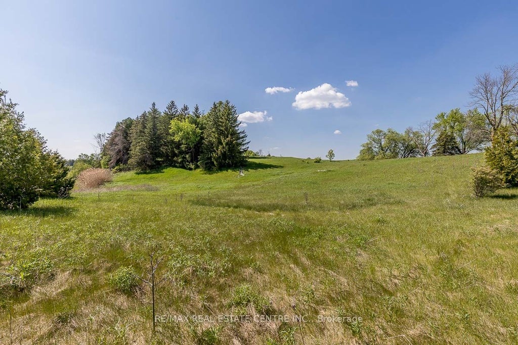 2140 Charleston Side Road, Caledon