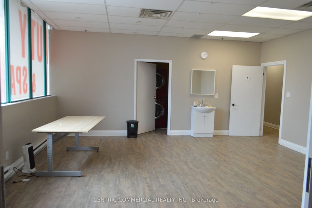 1900 Dundas Street E 203, Mississauga