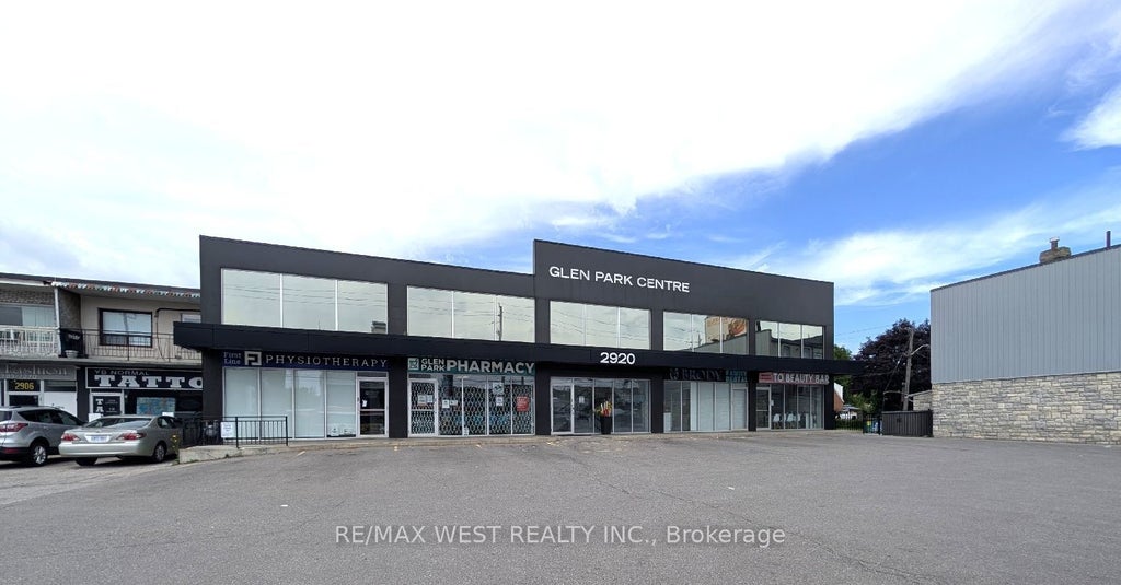 2920 Dufferin Street Ll2, Toronto W04