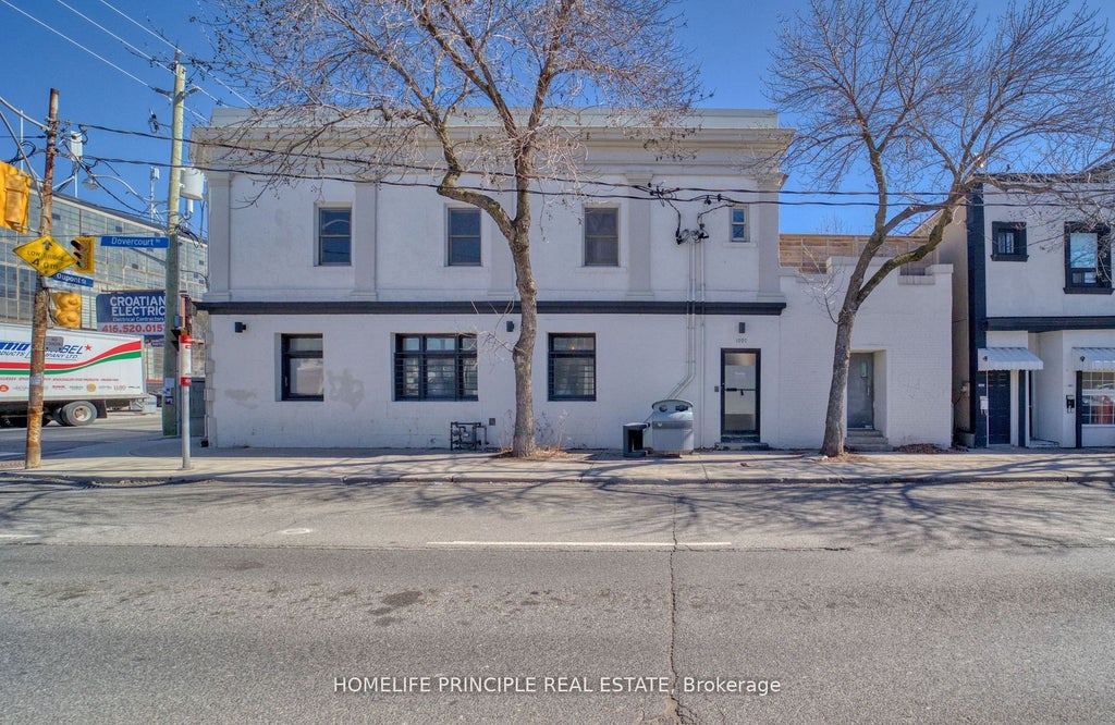 995 Dupont Street, Toronto W02