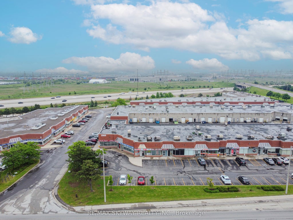 2565 Steeles Avenue E 13, Brampton