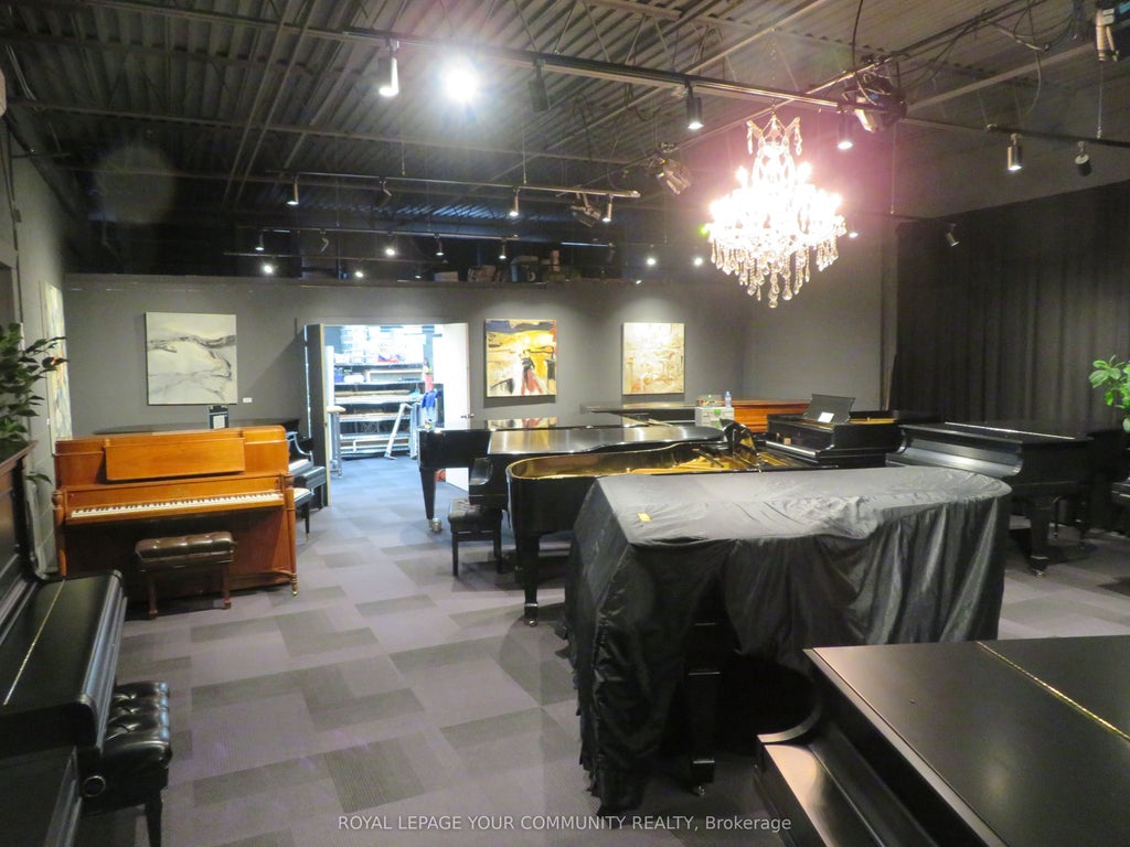 104 Kenhar Drive 13, Toronto W05