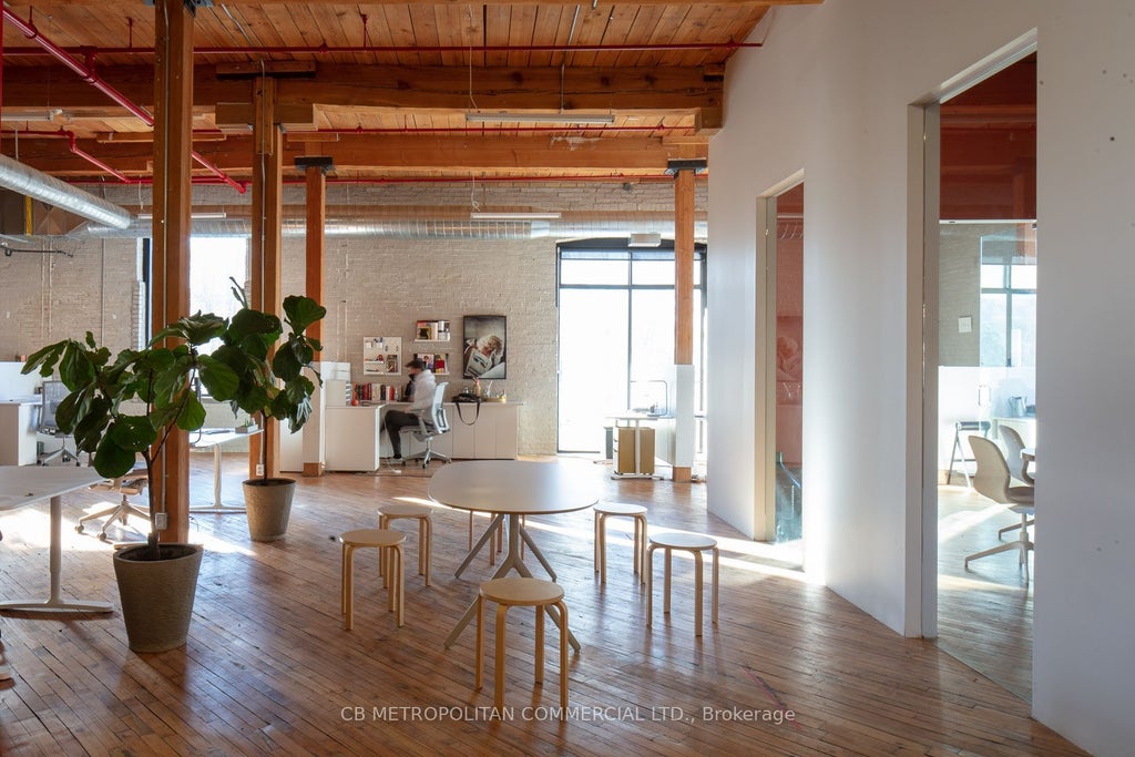 87 Wade Avenue 203, Toronto W02