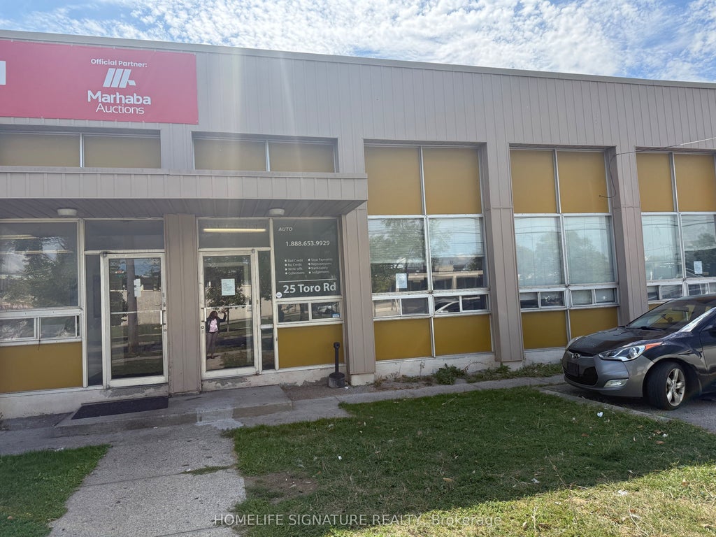 25 Toro Road, Toronto W05