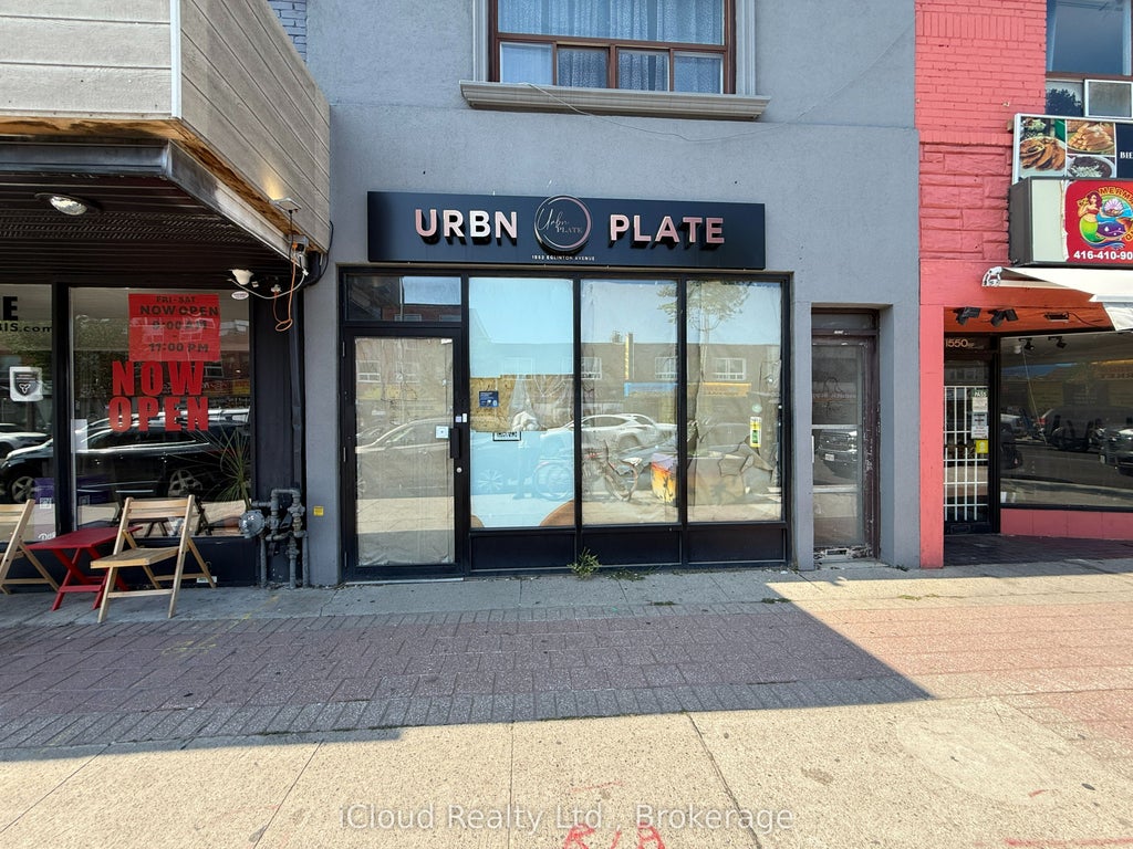 1552 Eglinton Avenue W, Toronto W04