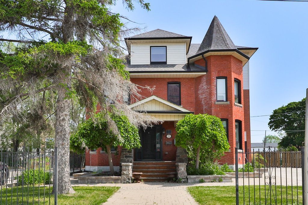 15 Mississauga Road S, Mississauga