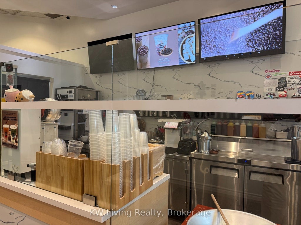 1177 Central Parkway W 22c, Mississauga