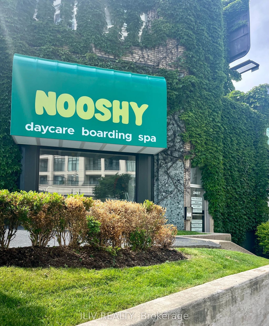 2487 Bloor Street W Suite 5, Toronto W01