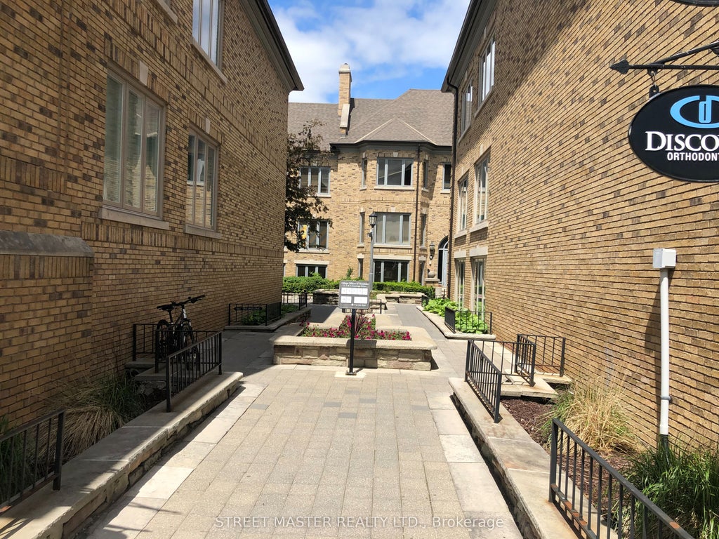 1a Conestoga Drive 200, Brampton