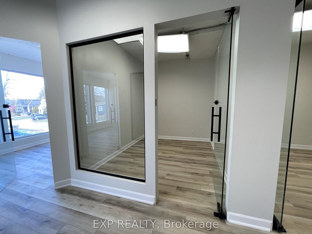 230 Lakeshore Road E 205-5a, Mississauga