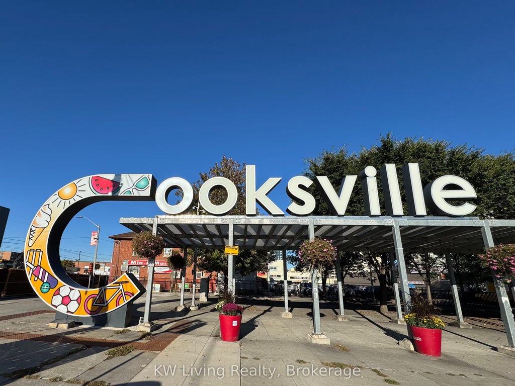 14 Dundas Street E A, Mississauga