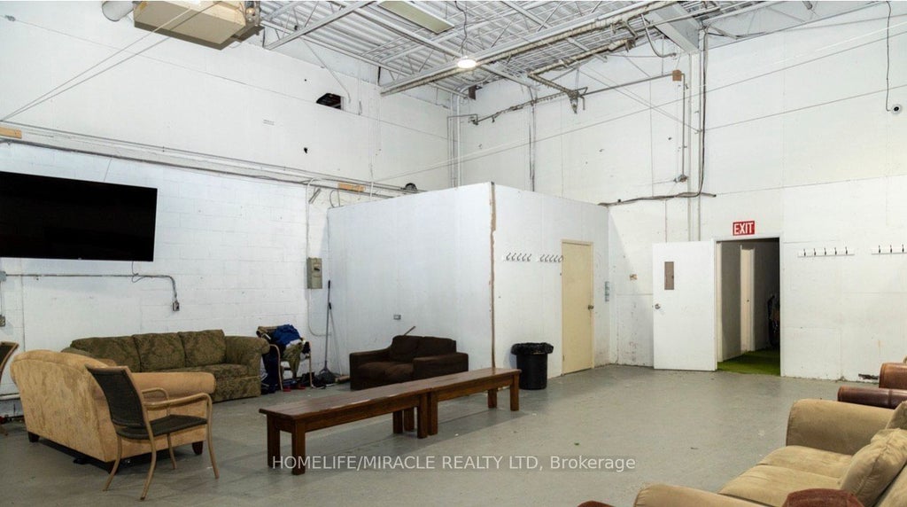 7289 Torbram Road, Mississauga