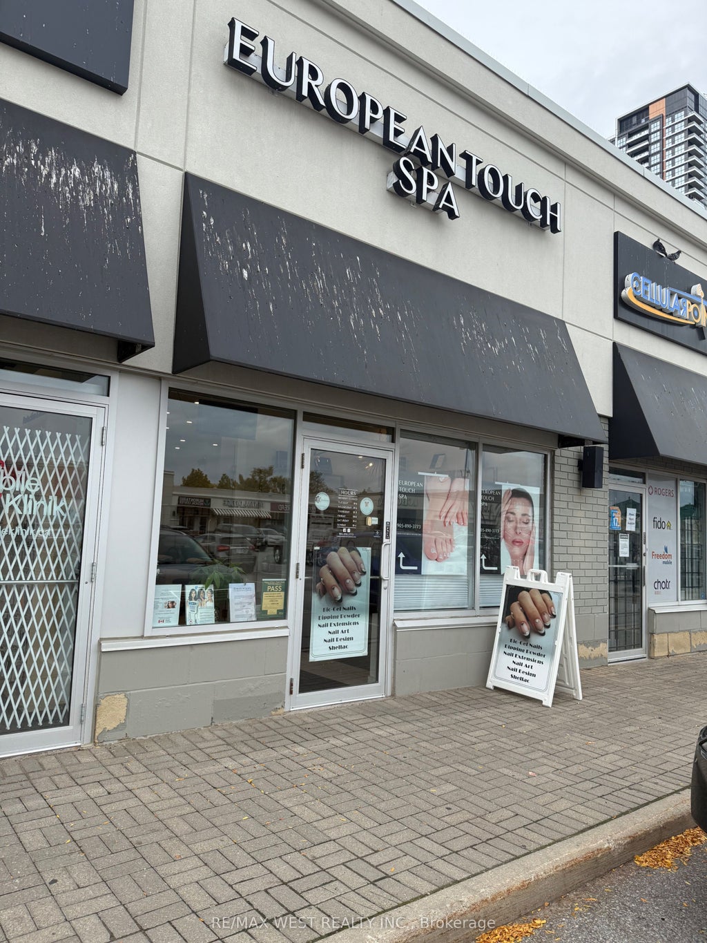 5027 Hurontario St (rent Room 1) Street 4, Mississauga