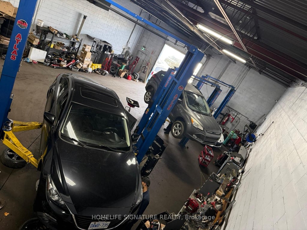 255 Rutherford Road S 109, Brampton