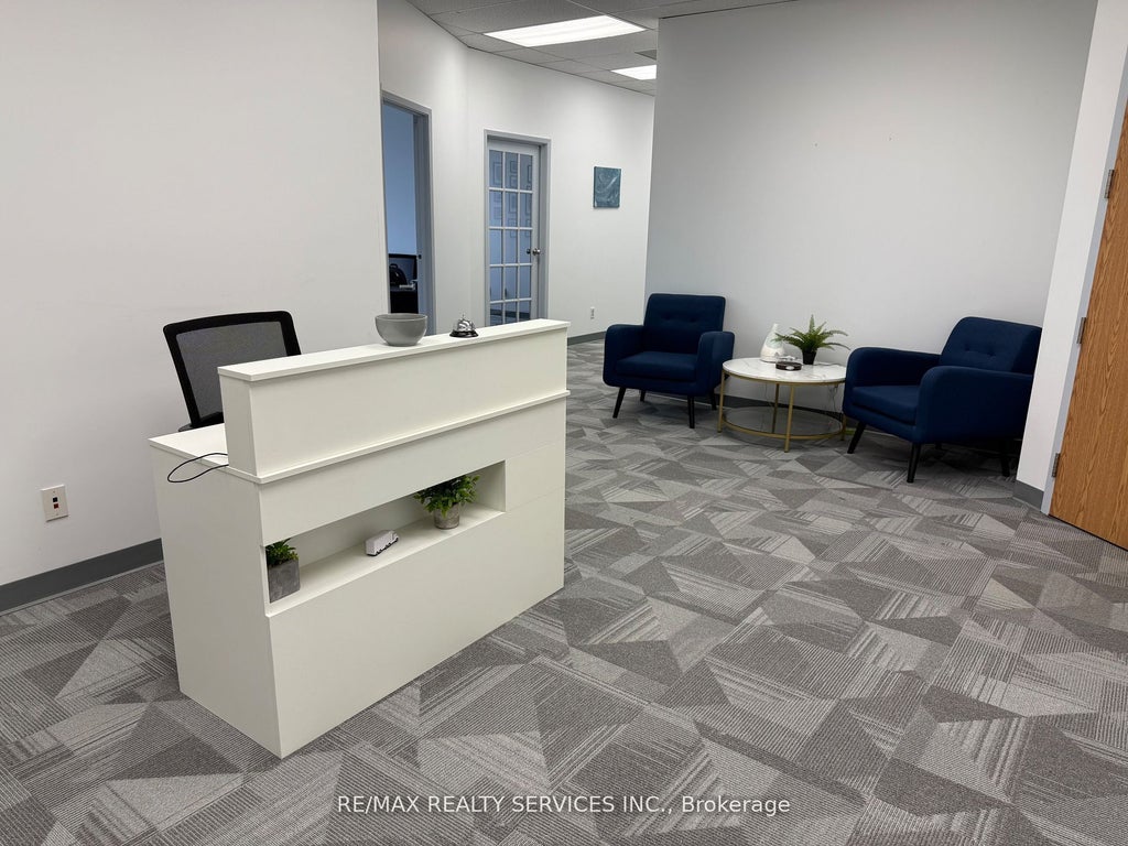 6705 Tomken Rd Road 219, Mississauga