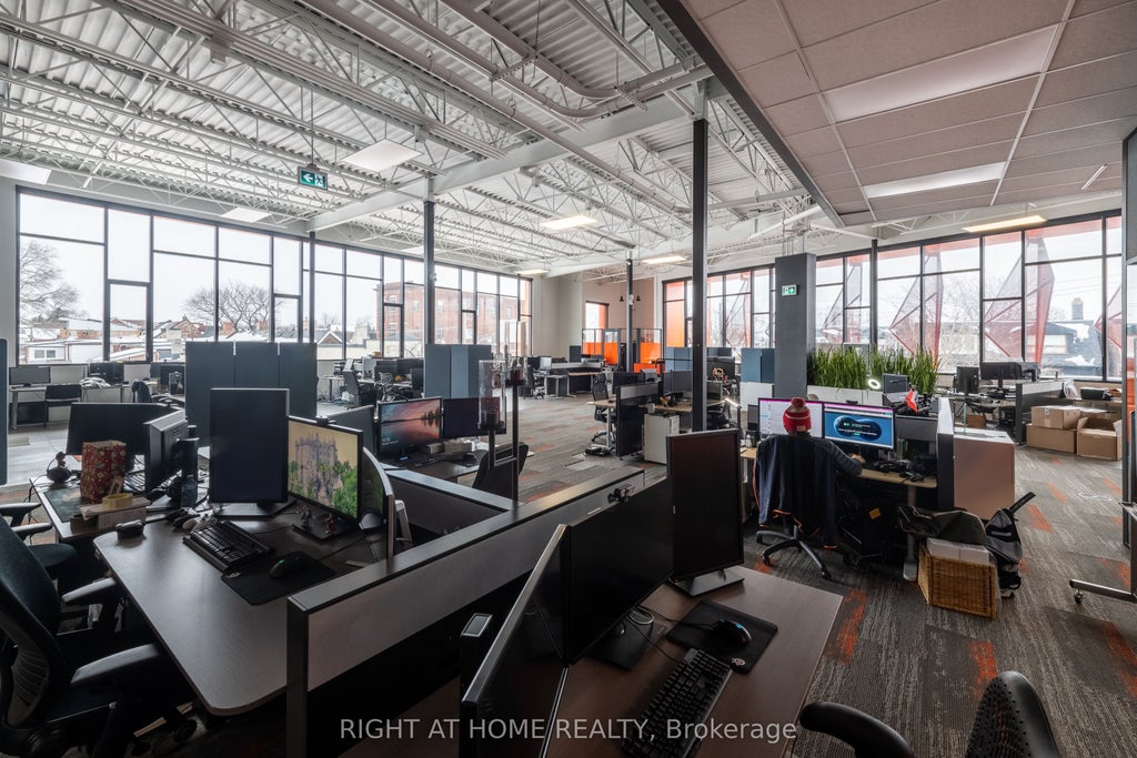 772 Dovercourt Road 2nd Floor, Toronto W02