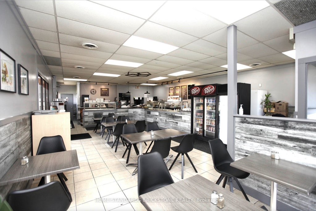 4069 Chesswood Drive, Toronto W05