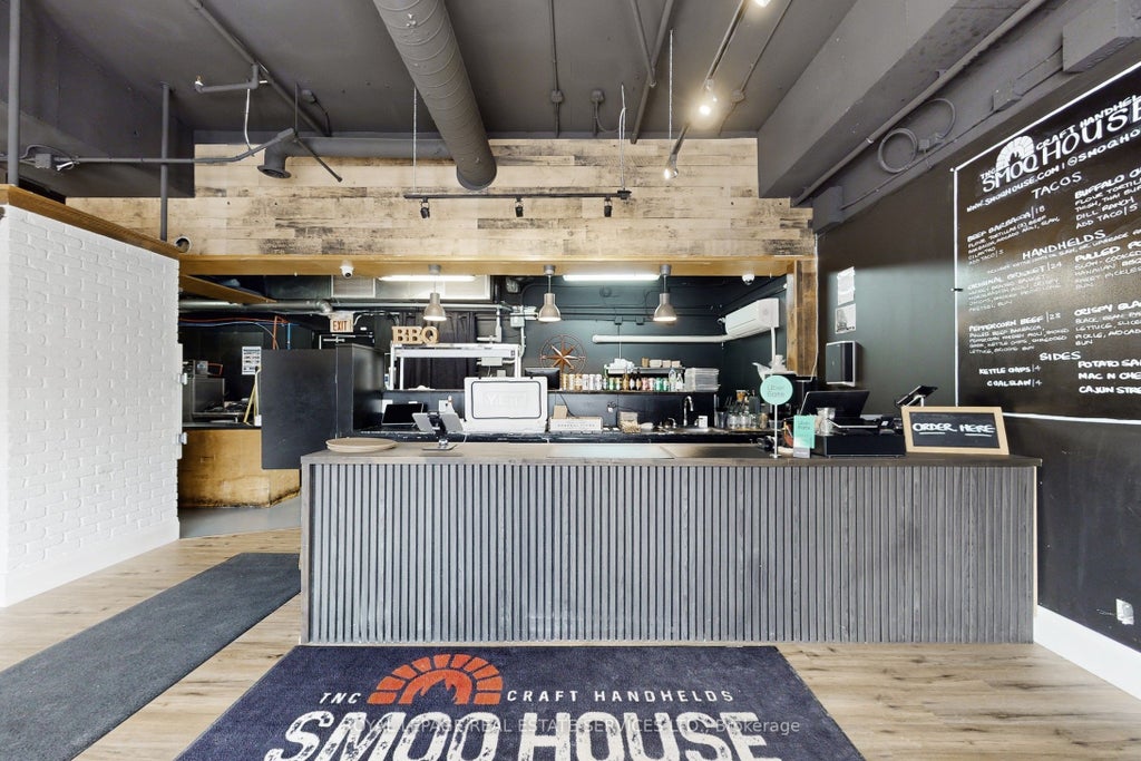 399 Elizabeth Street 6, Burlington