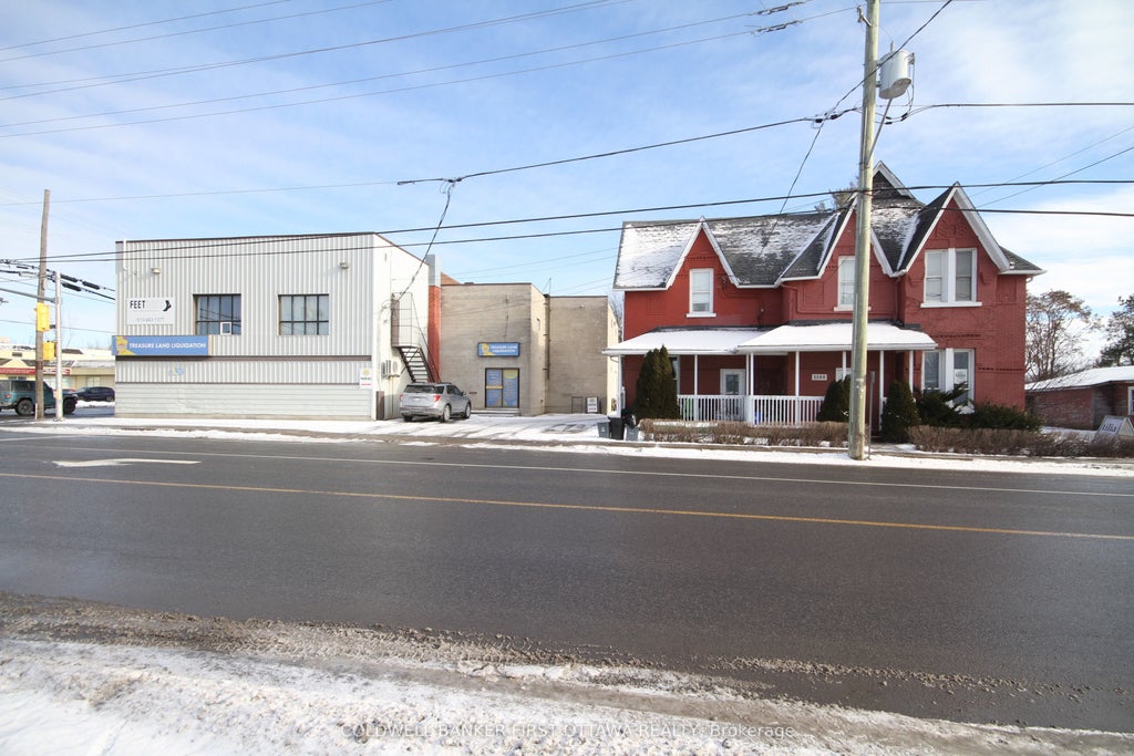 866 Notre Dame Street, Russell