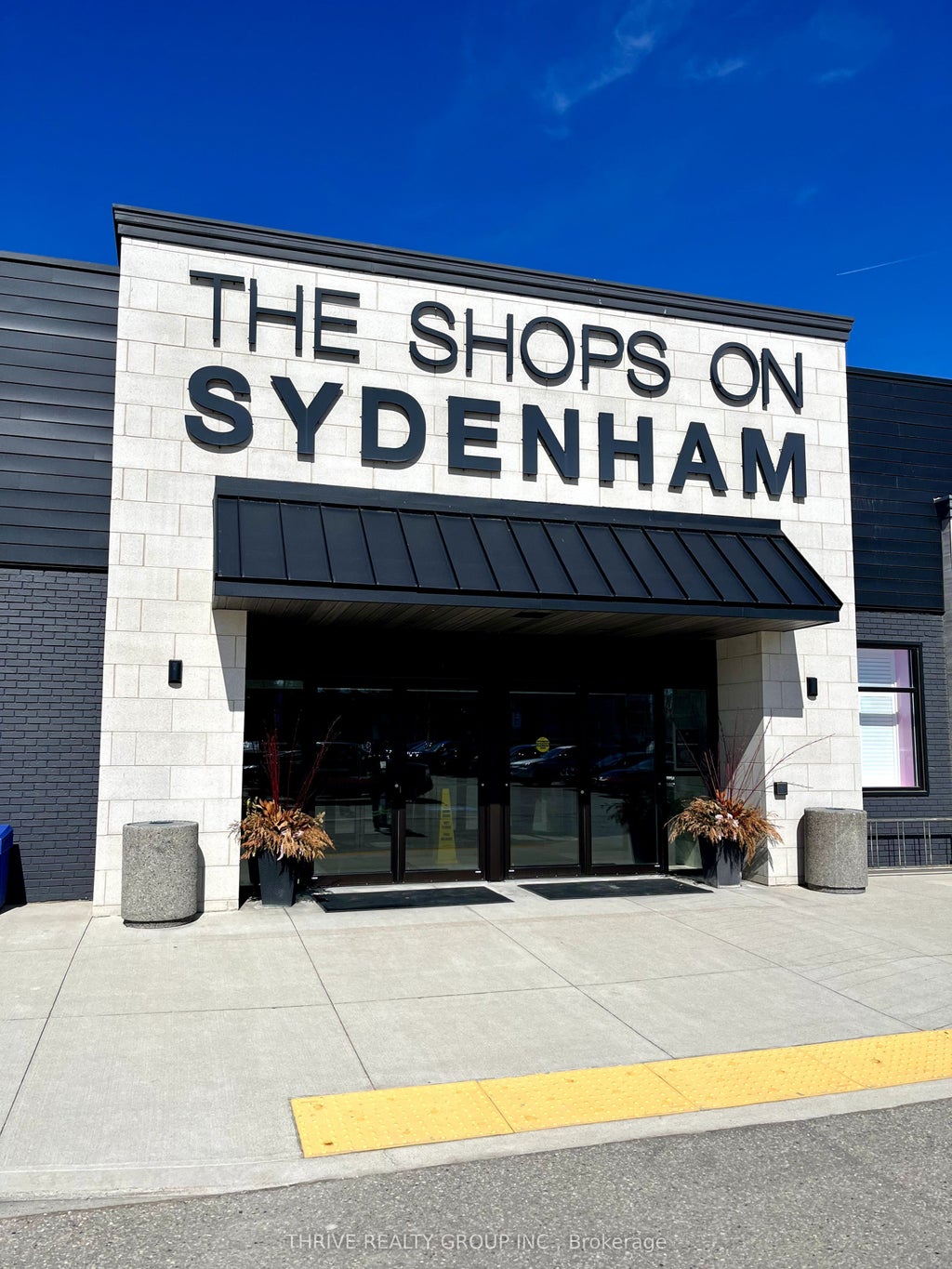 51 Front Street E 12, Strathroy-Caradoc