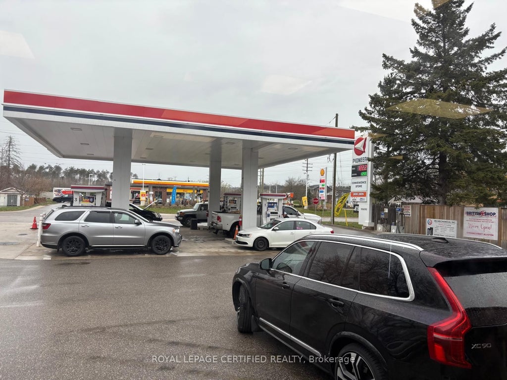 936593 Airport Road, Mulmur