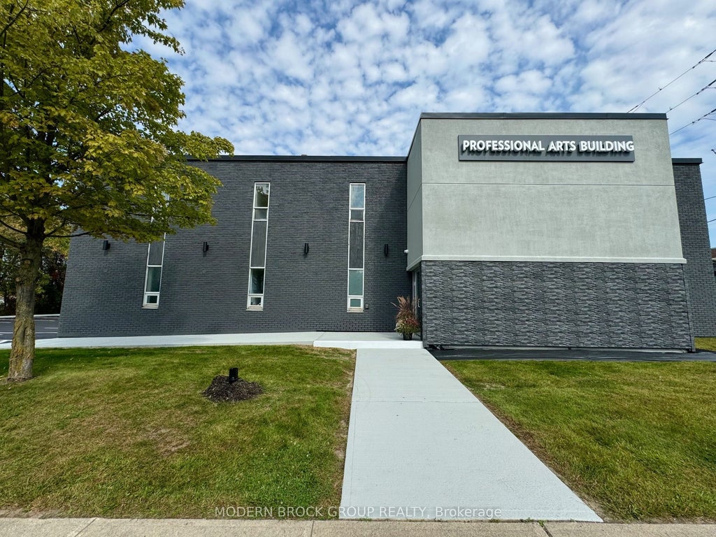 135 Ormond Street 201, Brockville