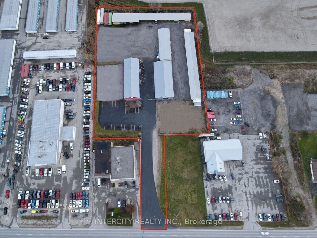 1290 Dundas Street, Woodstock