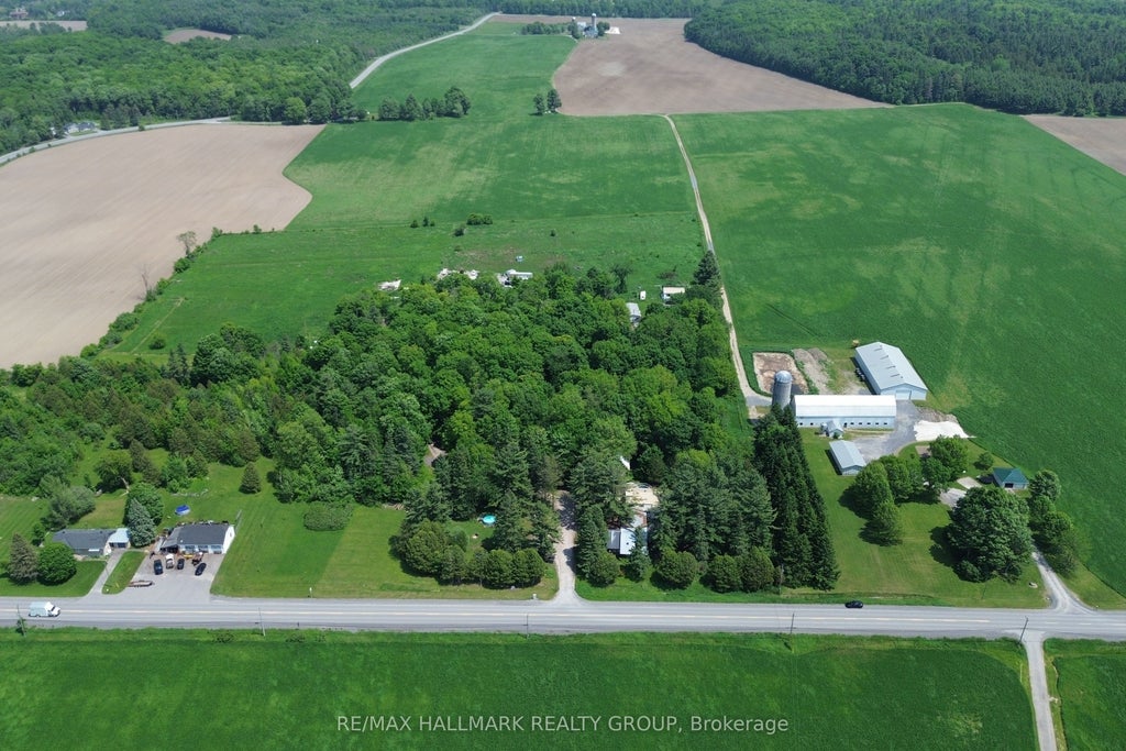 1675 Dunning Road, Orleans - Cumberland and Area