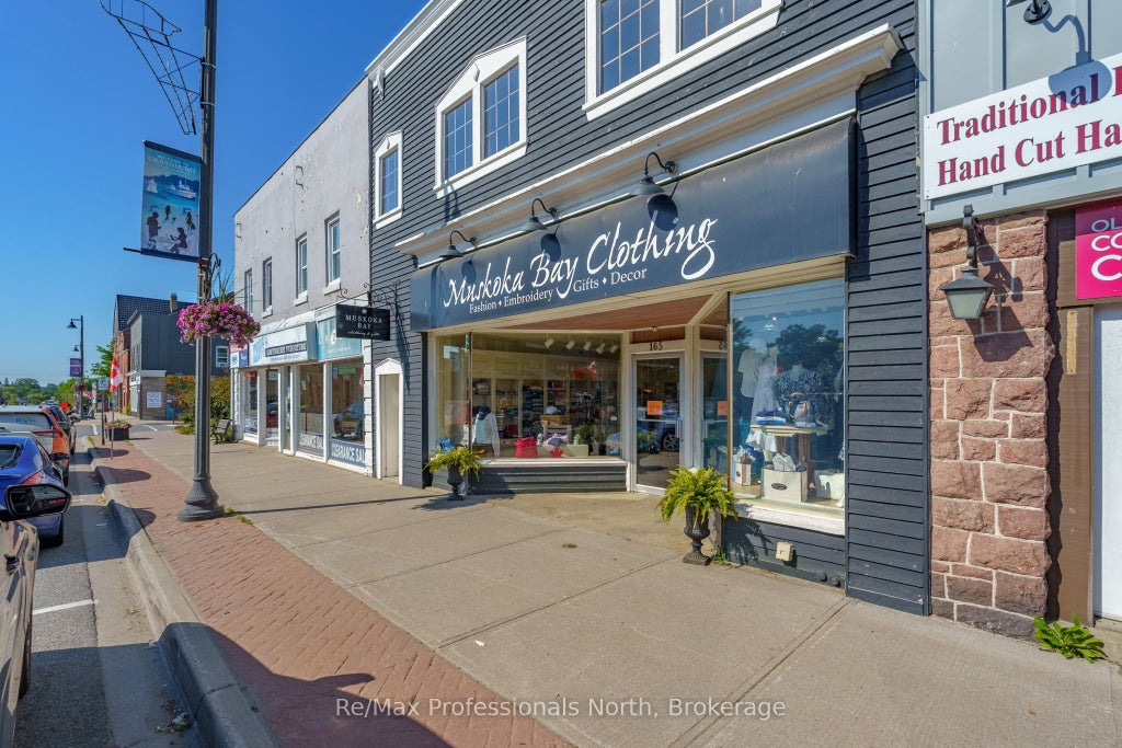 165 Muskoka Road S, Gravenhurst