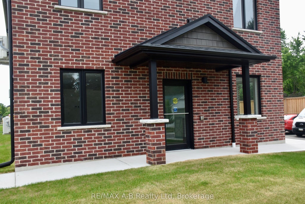 446 Queen Street W 1a, St. Marys