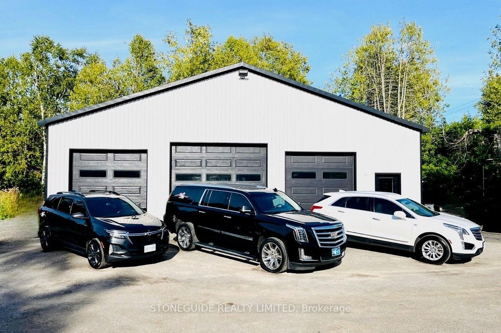 1738 Base Line, Otonabee-South Monaghan