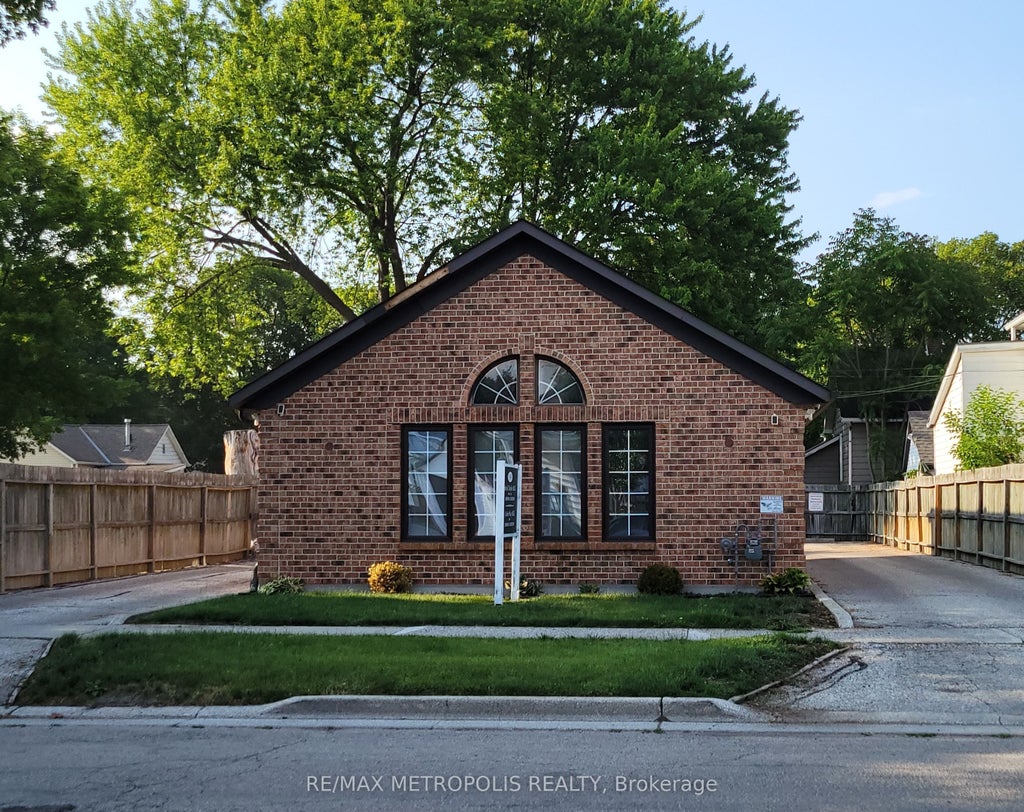 140 Cameron Street, Sarnia