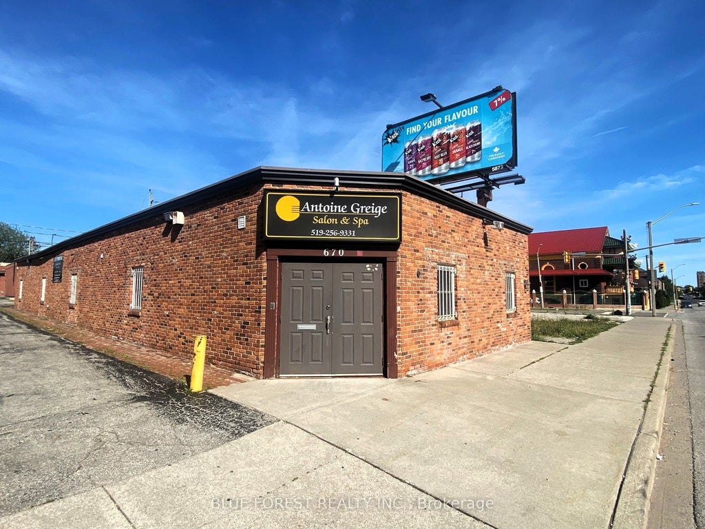 670 Goyeau Street, Windsor