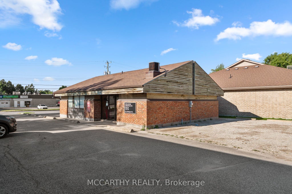 215 First Avenue E, Shelburne