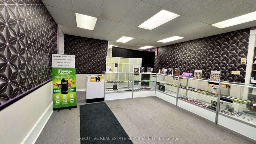 846 King Street E, Cambridge