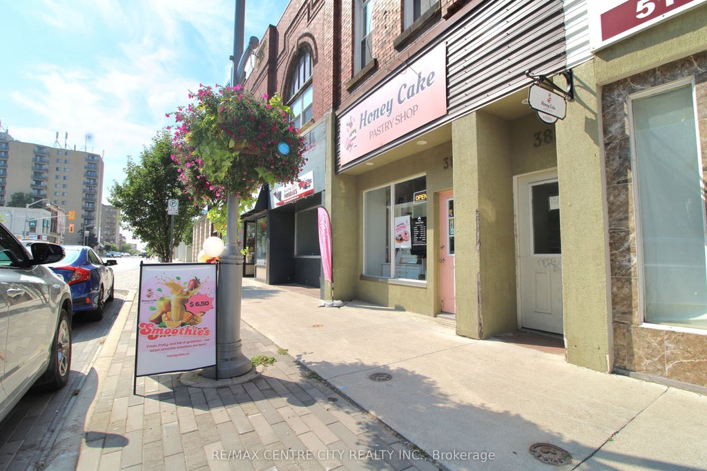 381 Talbot Street, St. Thomas