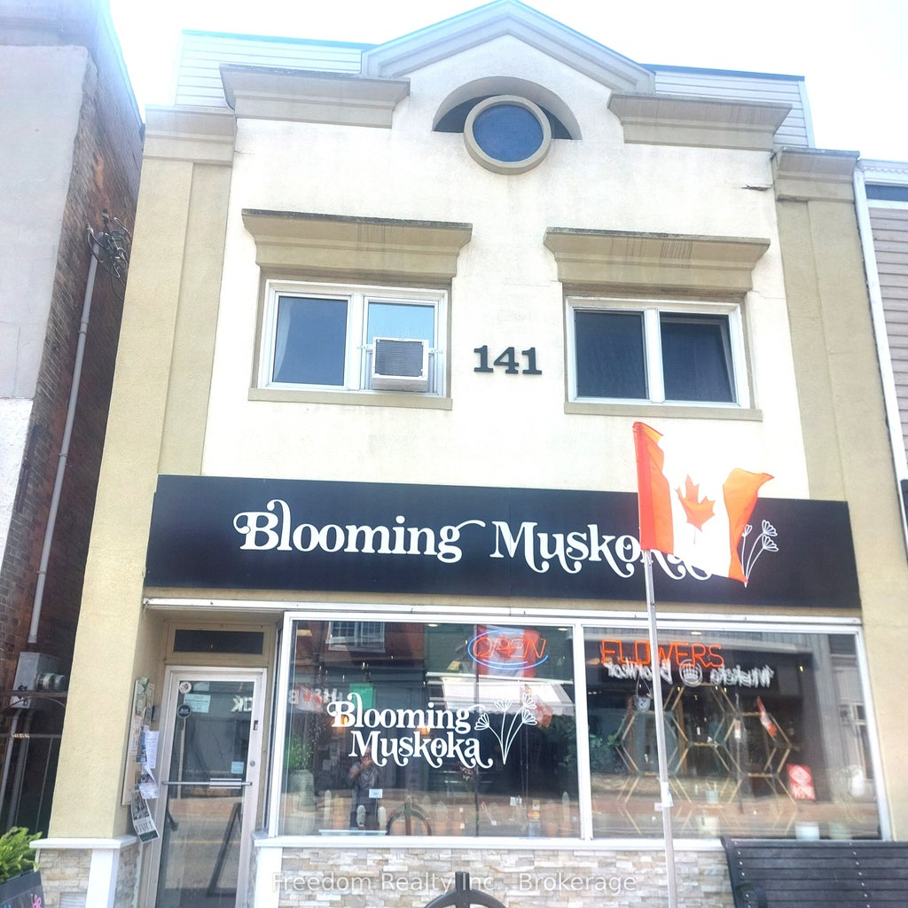 141 Muskoka Road S, Gravenhurst