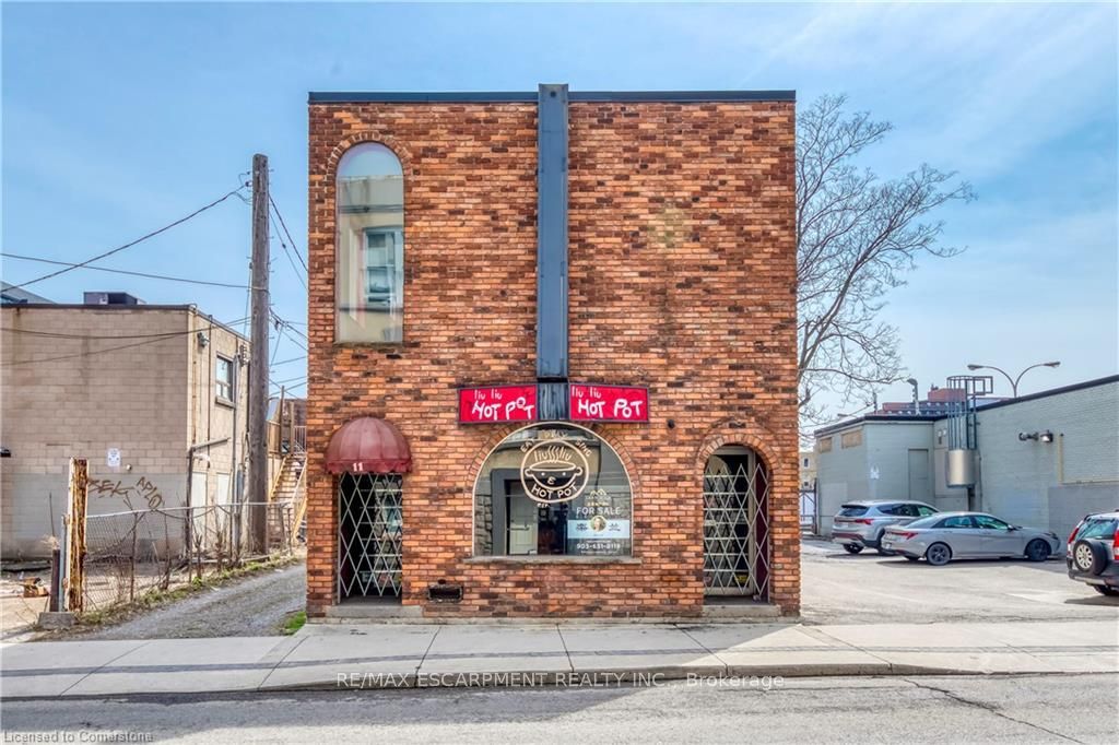 11 Walnut Street S, Hamilton