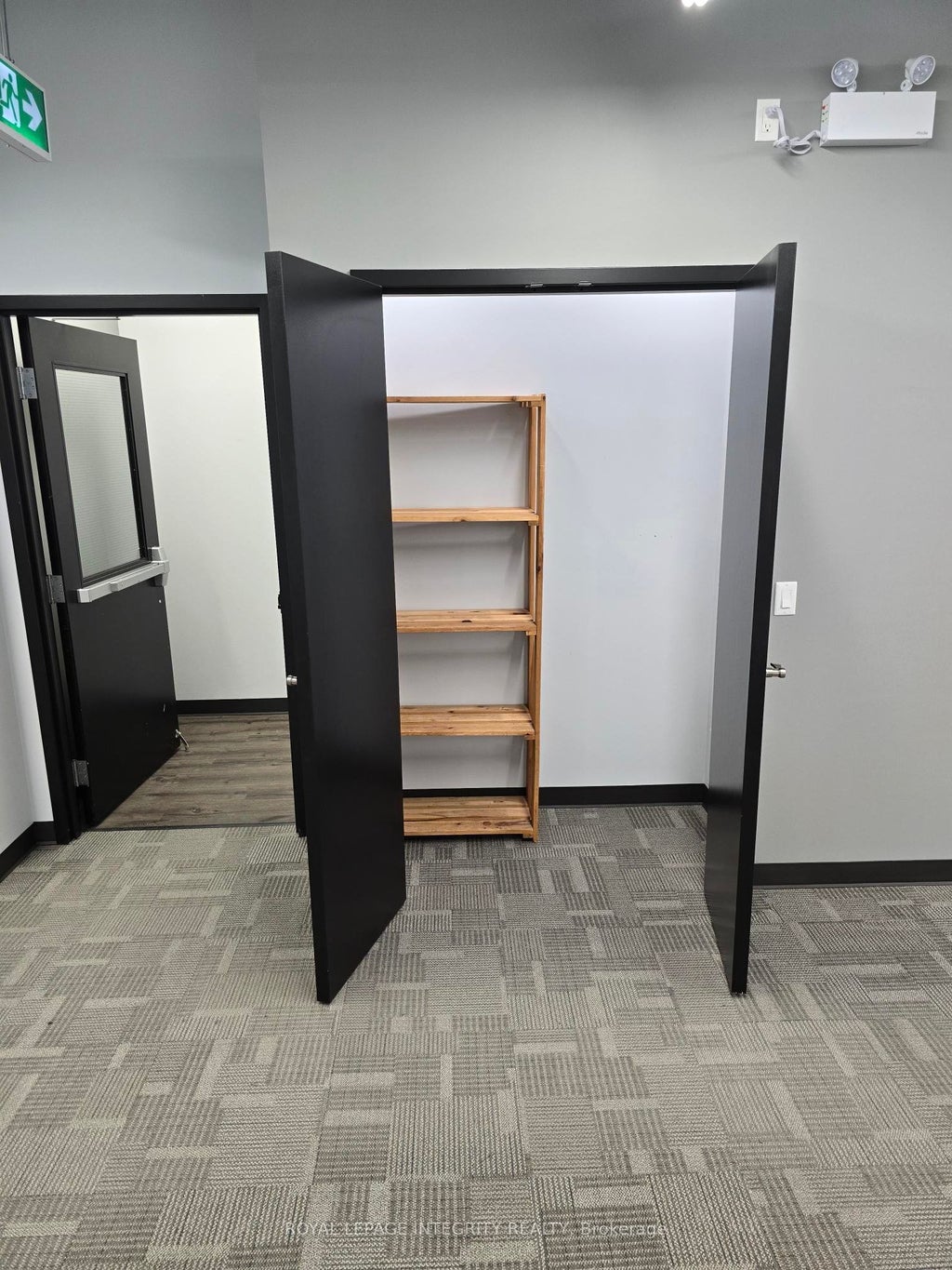 2310 St Laurent Boulevard Nw 210, Hunt Club - South Keys and Area