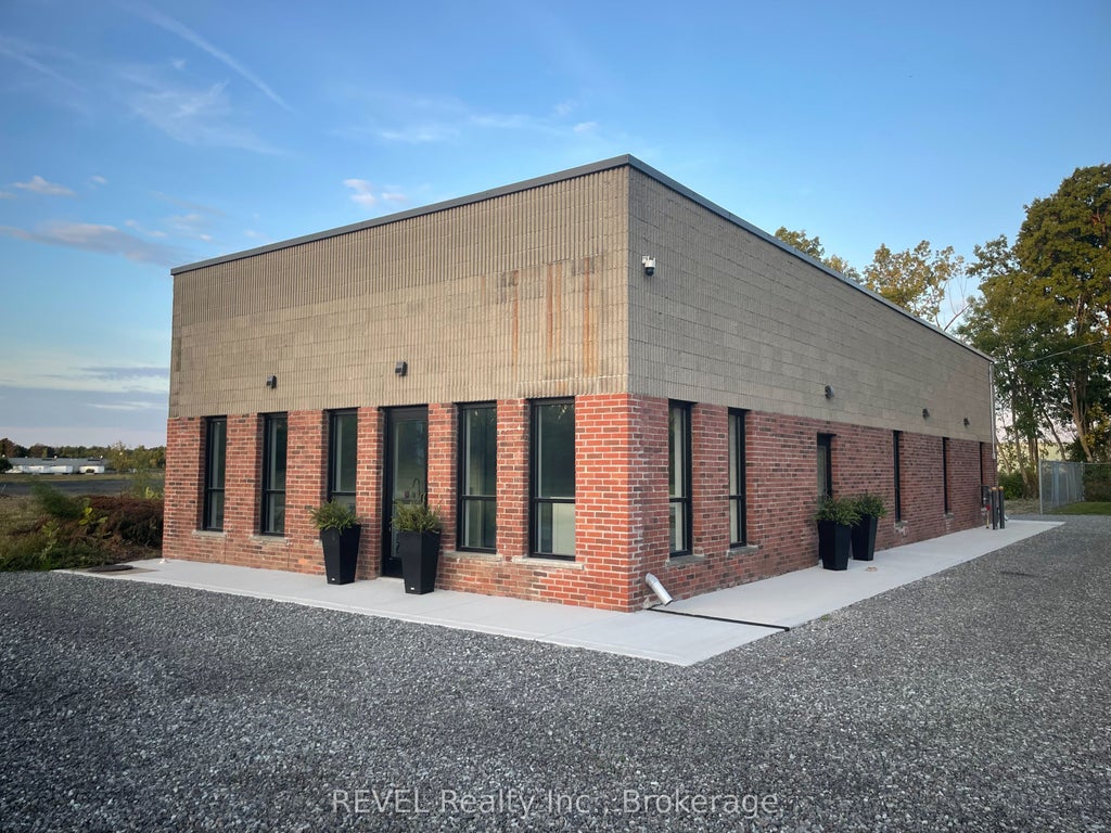 8455 Stanley Avenue, Niagara Falls