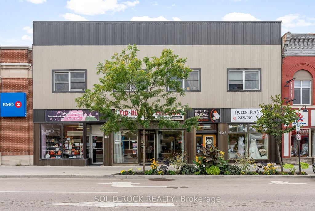228-232 Raglan Street S, Renfrew