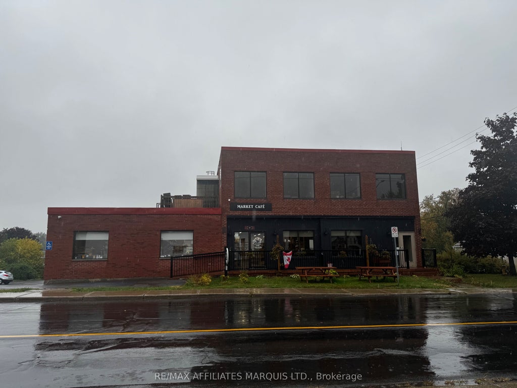 90 Main Street S, North Glengarry