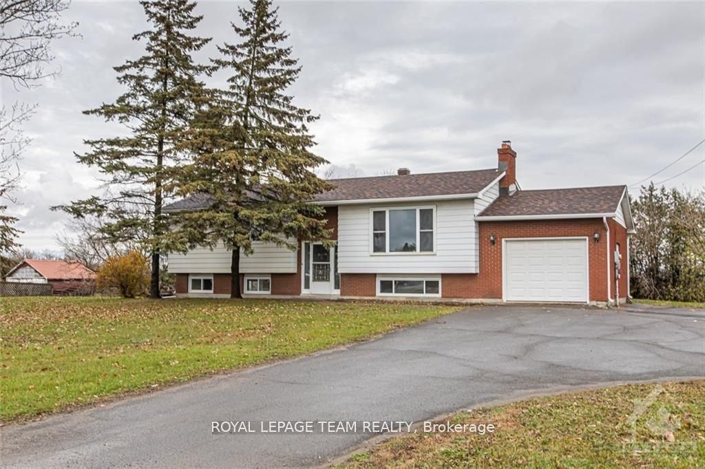 2082 Carp Road, Stittsville - Munster - Richmond