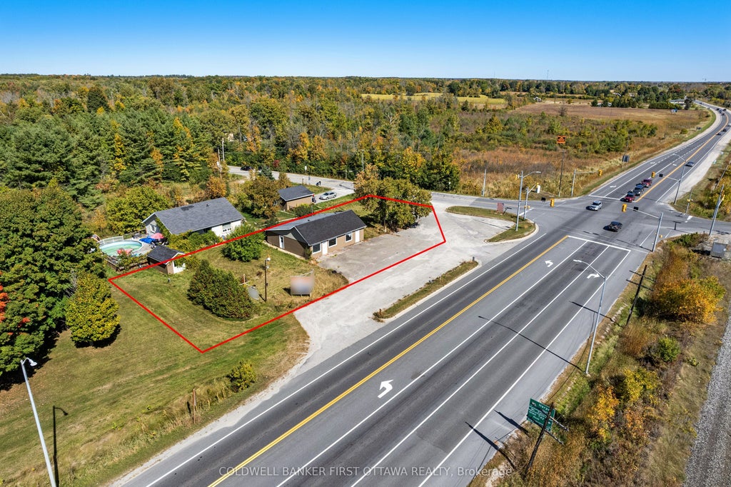 18318 Hwy 7 Highway, Tay Valley