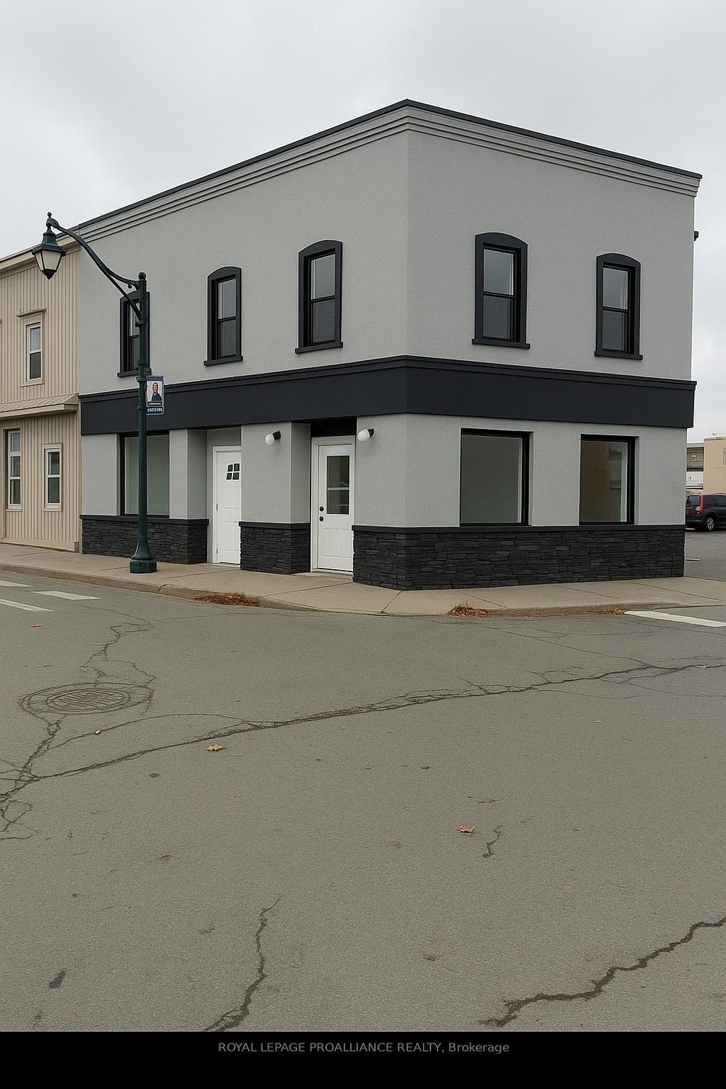 48 King Street Nw, Quinte West