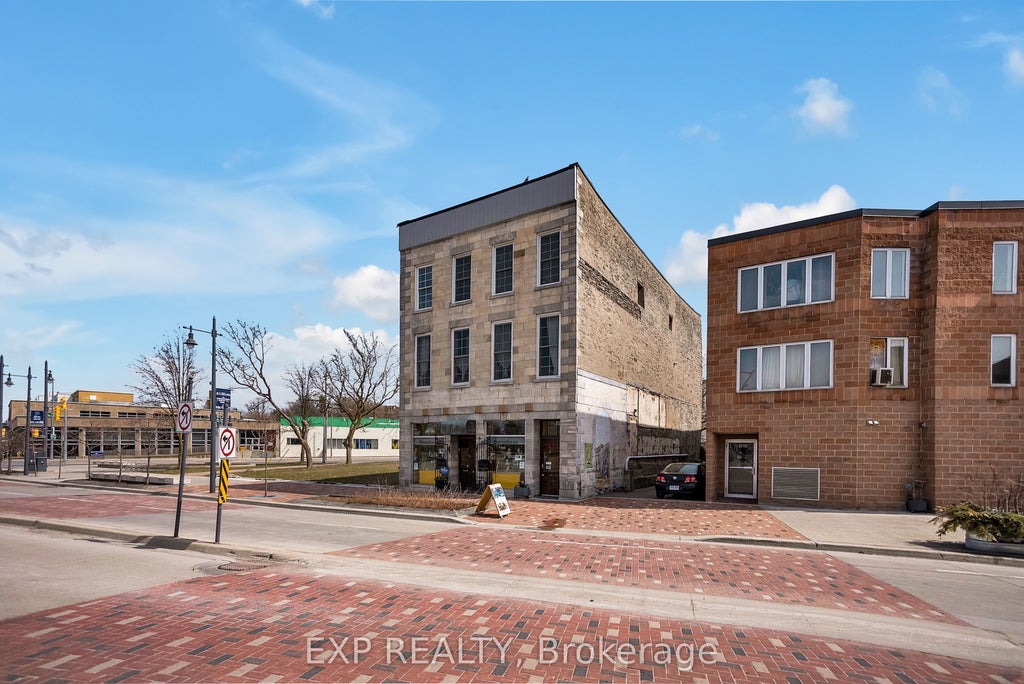 395 Front Street, Belleville