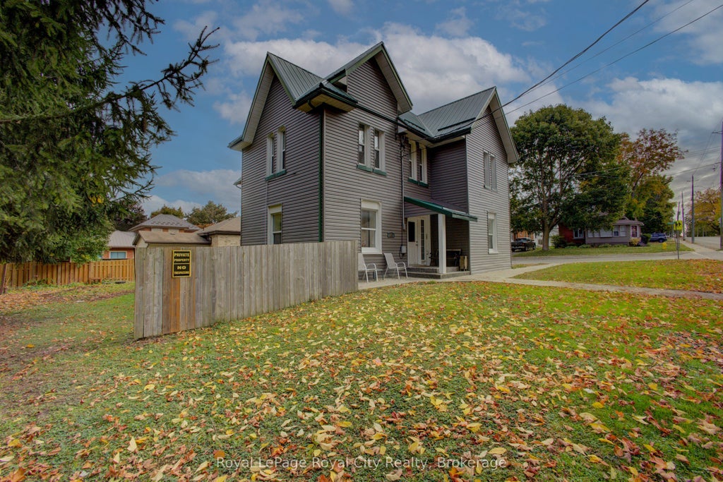 103 Patrick Street E, North Huron