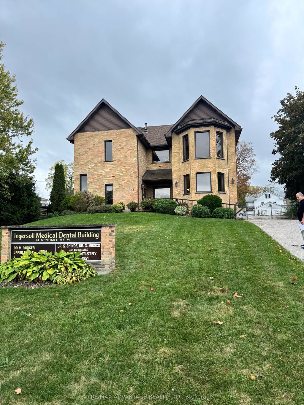 81 Charles Street W, Ingersoll